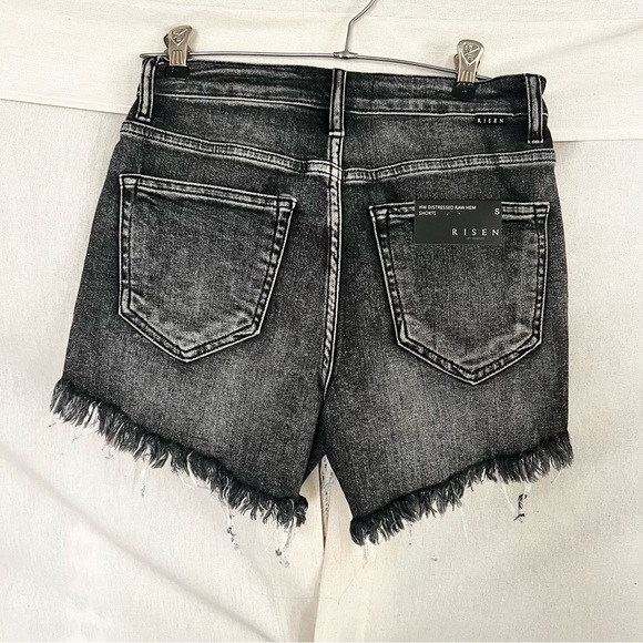 Risen High Waist Distressed Rae Hem Black Wash Denim Shorts Small NWT - Picture 3 of 7